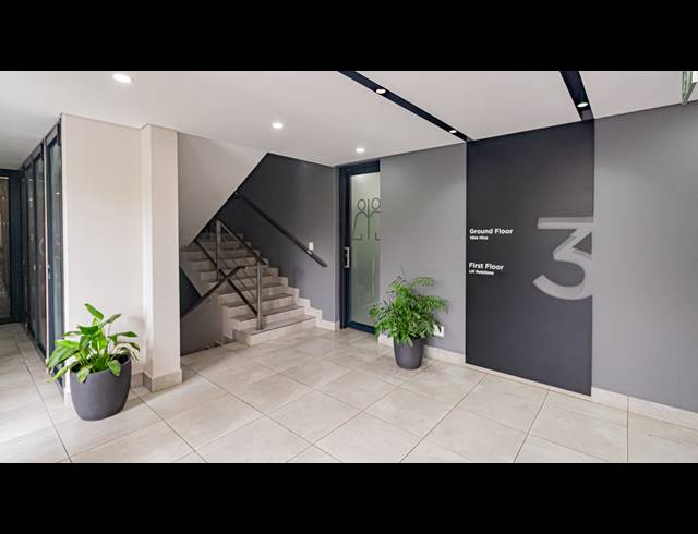 240M² OFFICE TO LET IN DUNKELD WEST